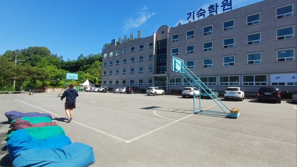 에듀셀파 남학생캠퍼스 농구장